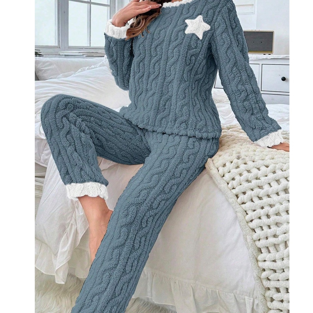 Cozy Teddy Textured Color Block Pajamas Lounge Set - Picture 4 of 8